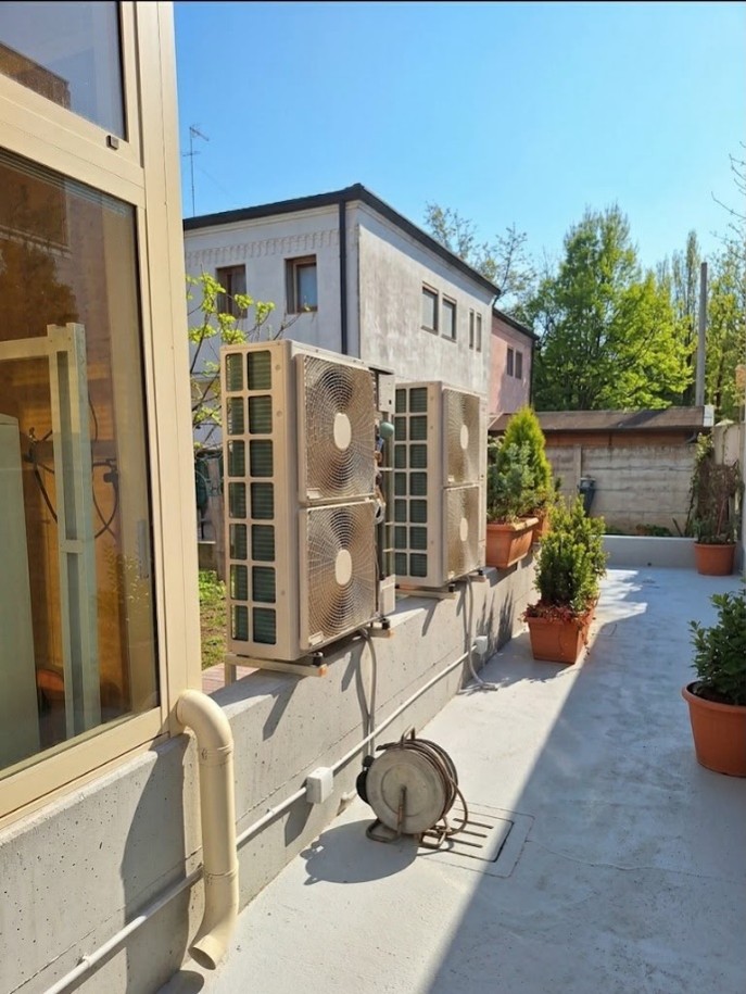 Unità esterne per sistemi di climatizzazione e refrigerazione